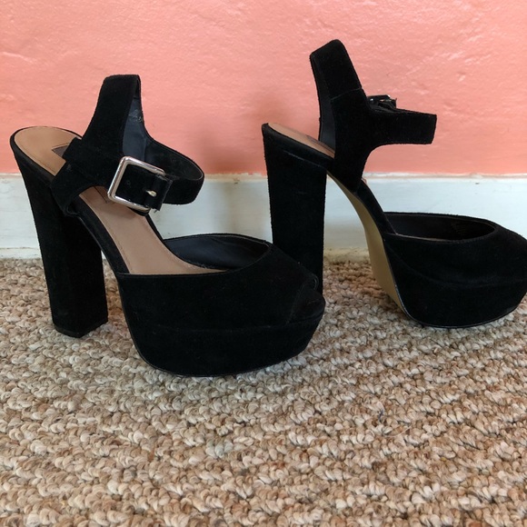 🌺Velvet black Steve Madden platforms - Picture 5 of 7